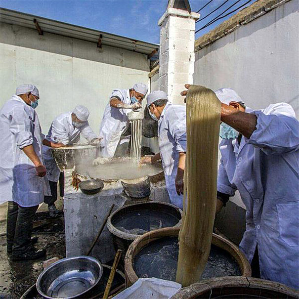 手工粉條制作現(xiàn)場